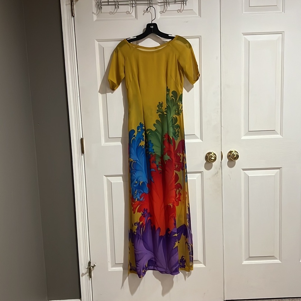 Super Cute Vietnamese Dress size 0-2. GUC great for Anime/Comicon costume